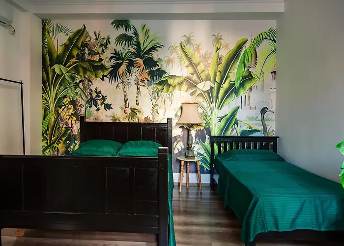 The Tropical House * Τίρανα