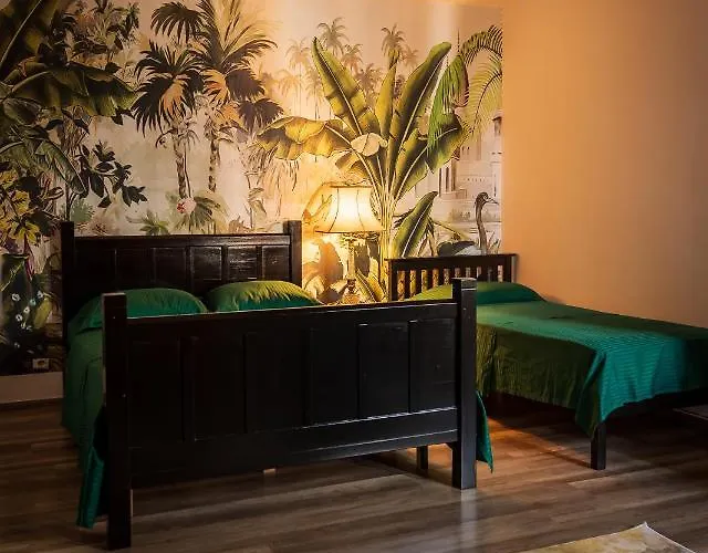 The Tropical House Τίρανα