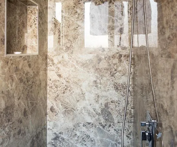 Apartment The Tropical House Tirana